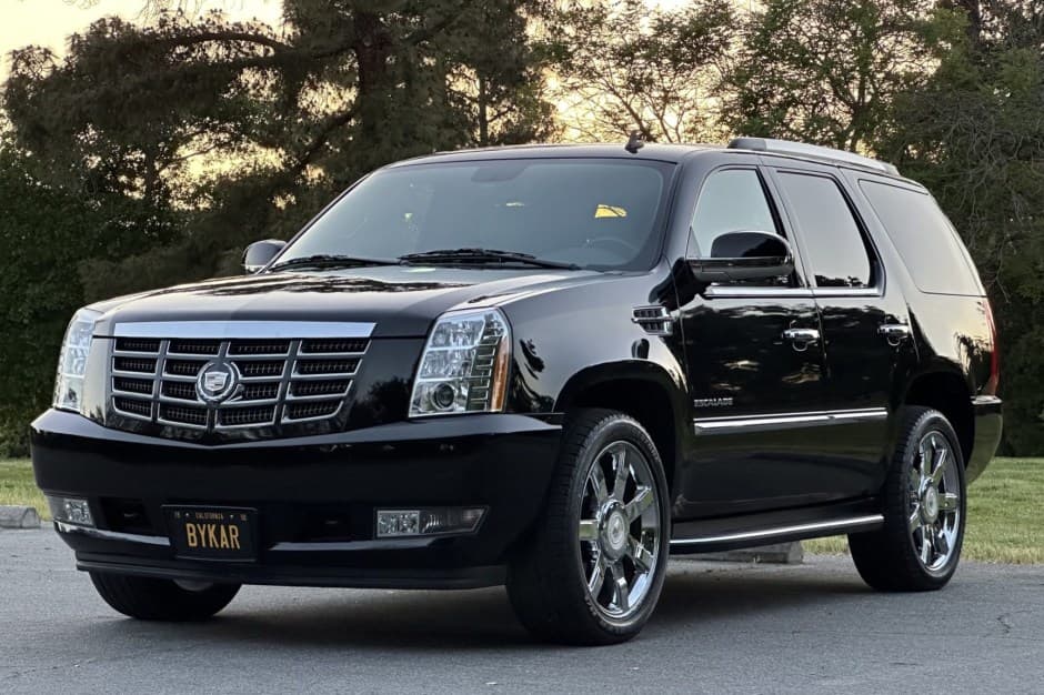 2012 Cadillac Escalade & EXT GMT900 (2007-2014) sold for $25,000