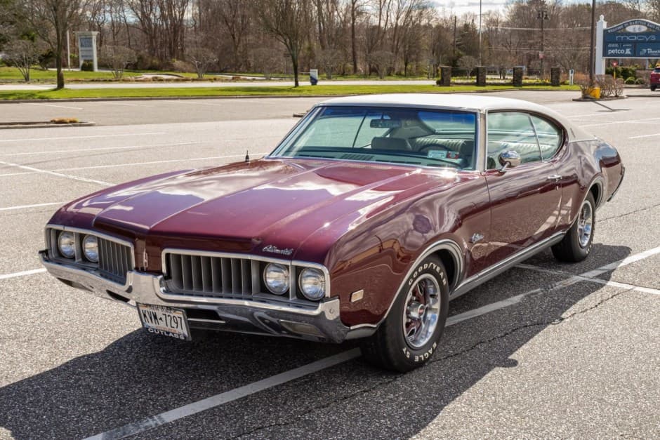 1969 Oldsmobile Cutlass sold for $19,000