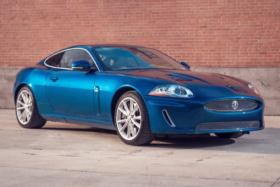 2010 Jaguar XKR sold for $25,003