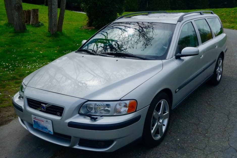 2004 Volvo V70R sold for $11,000