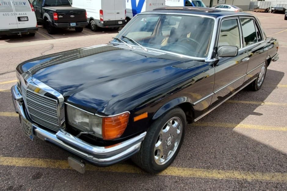 1975 Mercedes-Benz W116 S-Class sold for $3,600