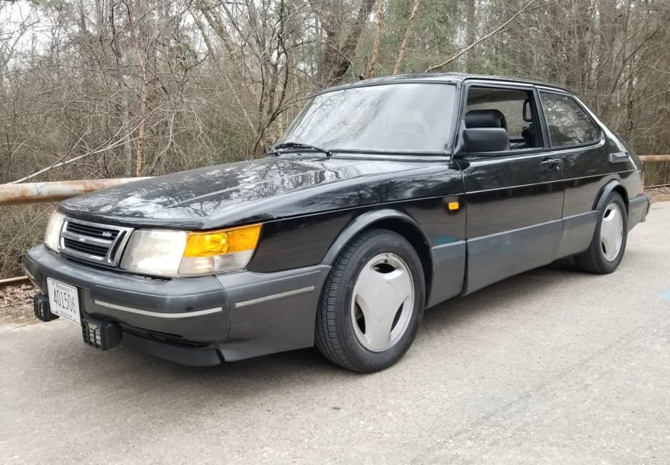 1989 Saab 900 sold for $5,100