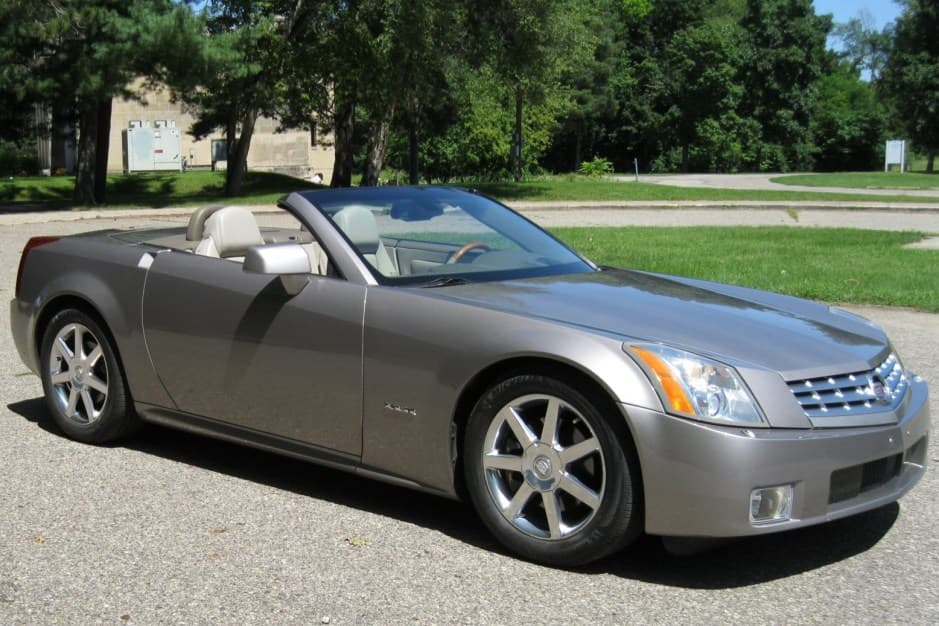 2004 Cadillac XLR sold for $17,750
