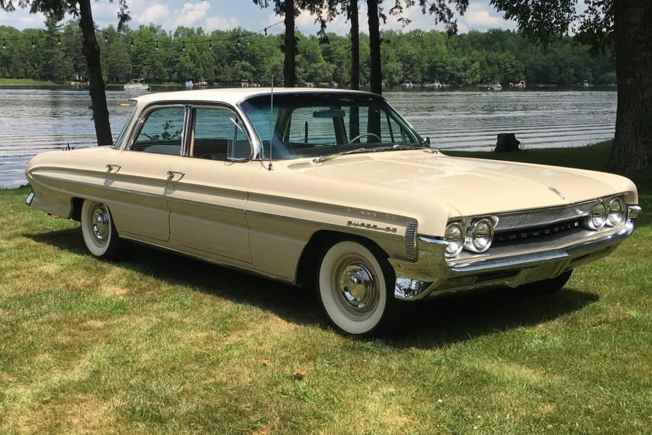 1961 Oldsmobile 88 sold for $11,000
