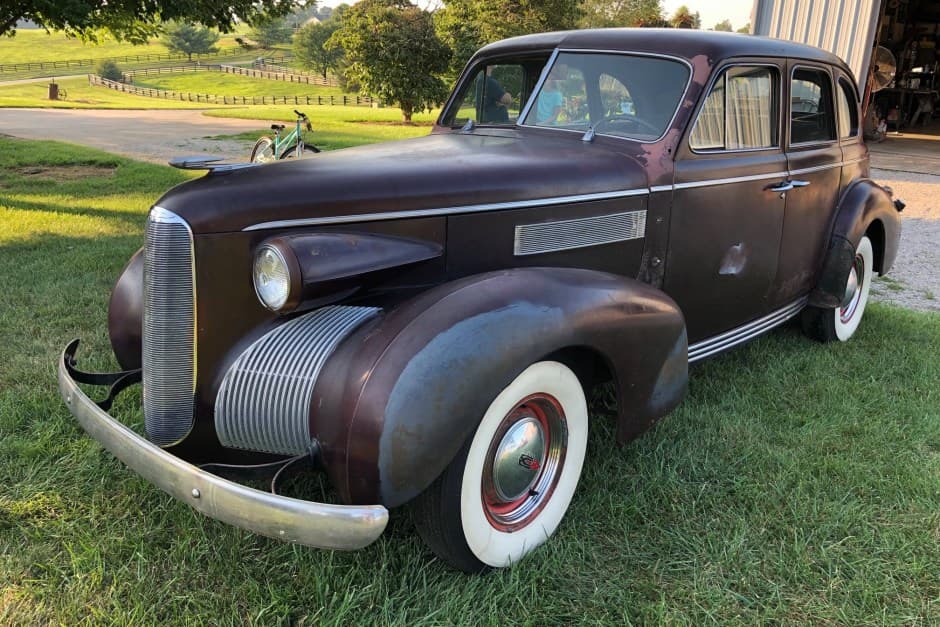 1939 LaSalle Series 50 sold for $6,600