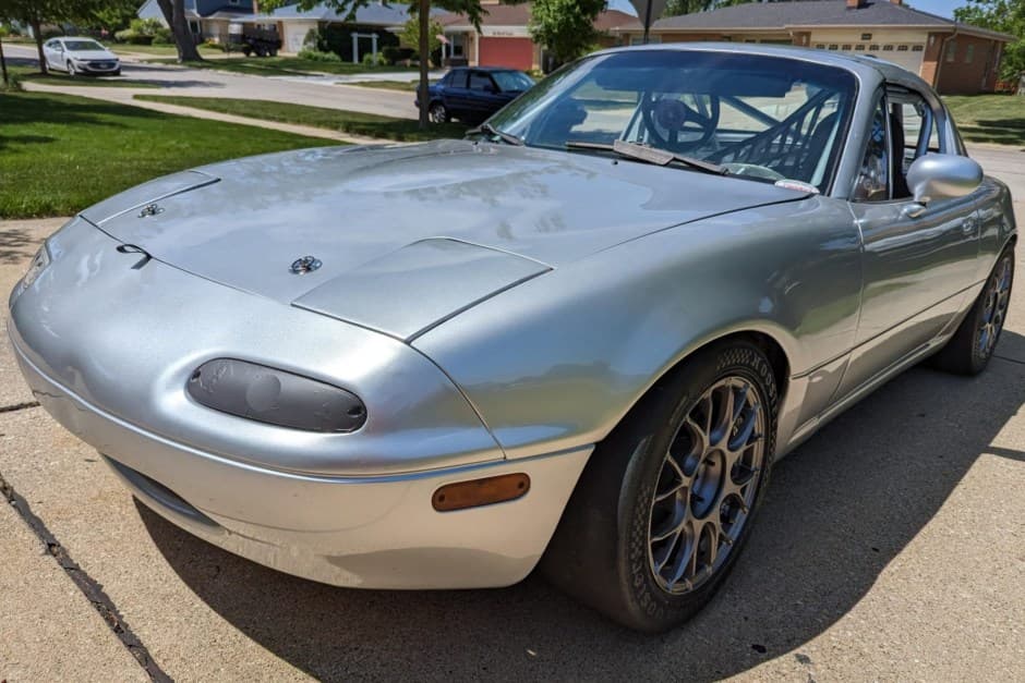 1995 Mazda NA MX-5 Miata sold for $11,000