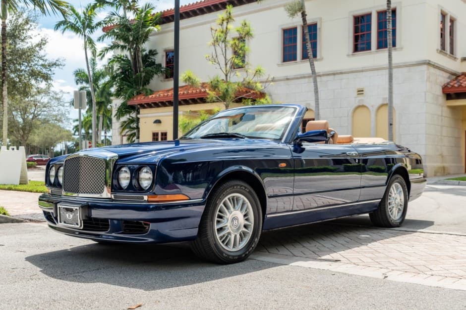 2000 Bentley Azure sold for $63,000