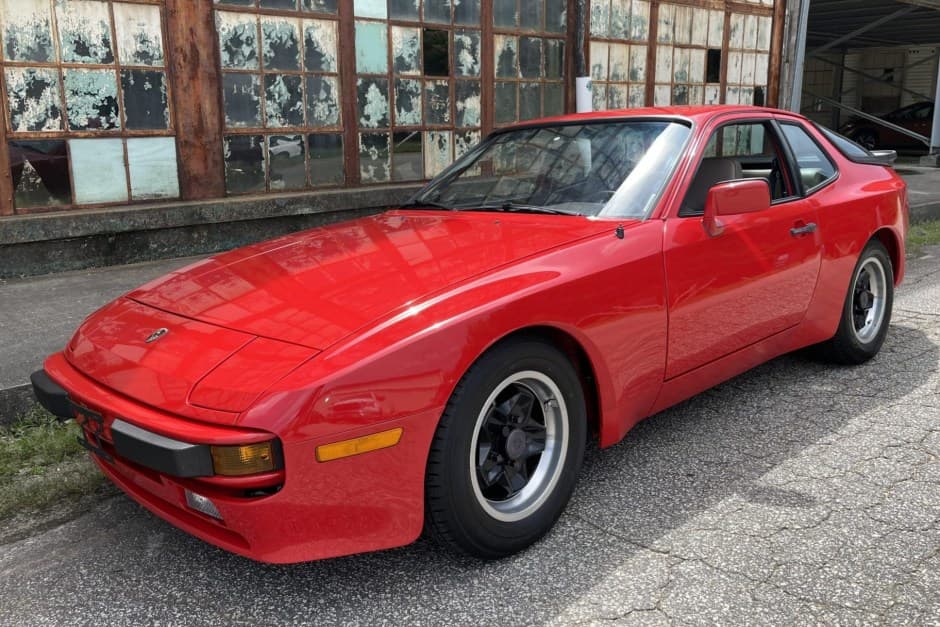 1984 Porsche 944 sold for $16,200