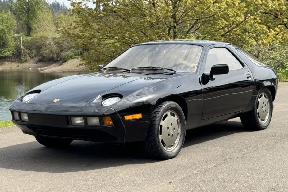 1979 Porsche 928 sold for $6,928