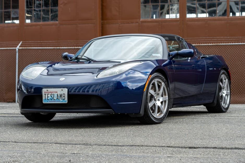 2008 Tesla Roadster sold for $110,000