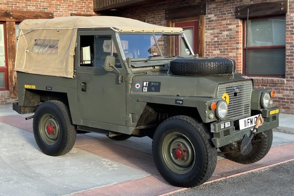 1974 Land Rover Series 88 sold for $27,750