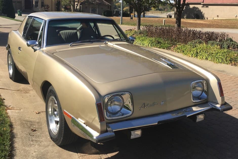 1978 Studebaker Avanti sold for $10,500