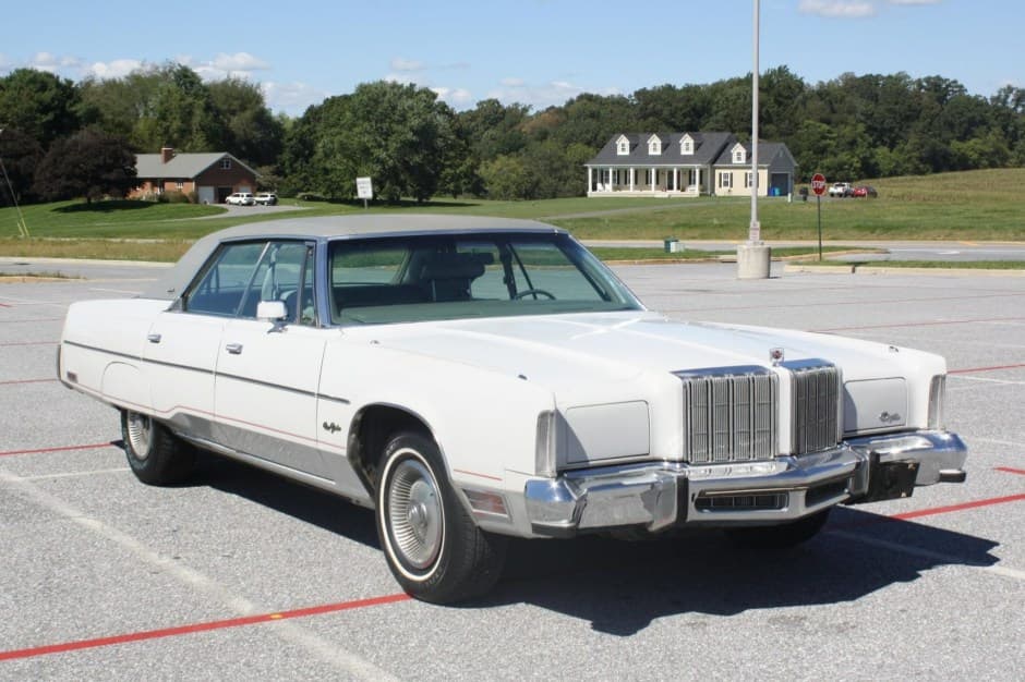 1978 Chrysler New Yorker sold for $5,900