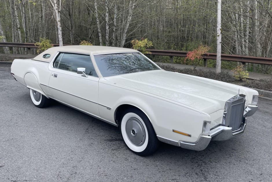 1972 Lincoln Continental Mark IV (1972-1976) sold for $6,500