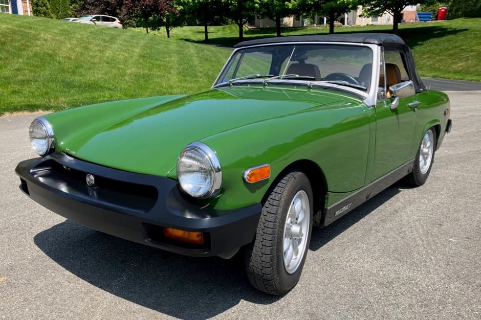 1976 MG Midget sold for $7,600