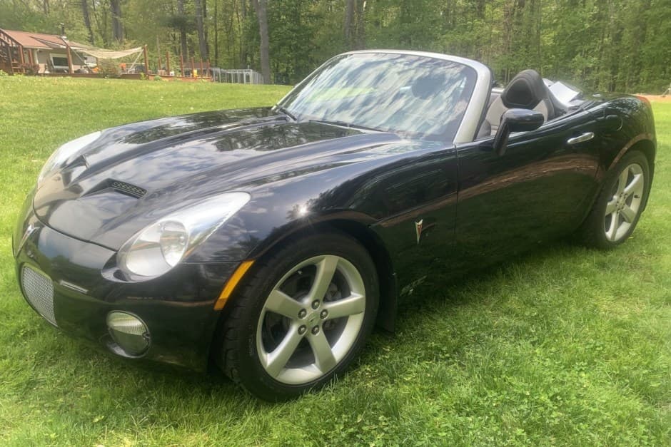 2006 Pontiac Solstice sold for $12,000