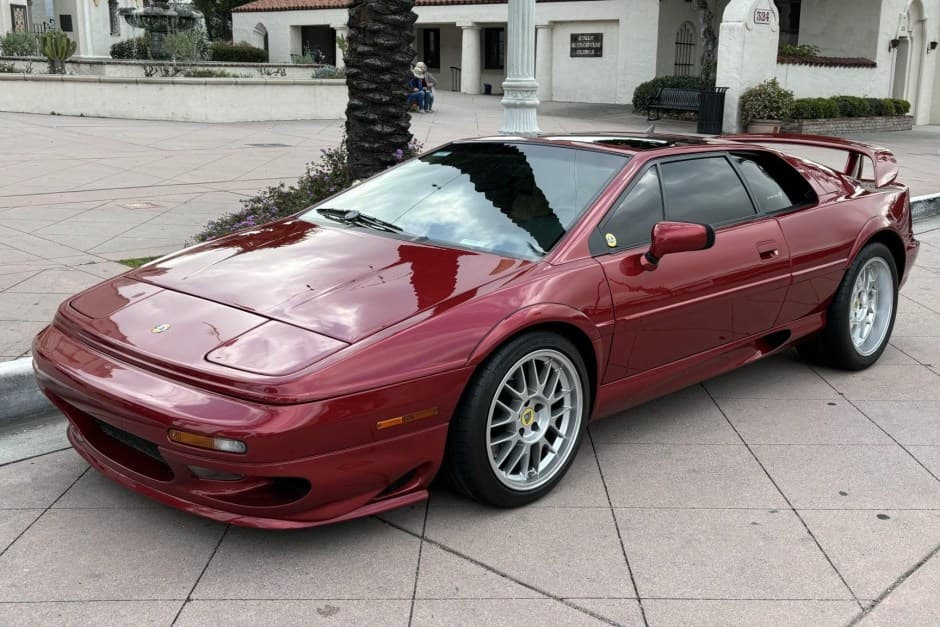 2003 Lotus Esprit sold for $70,777