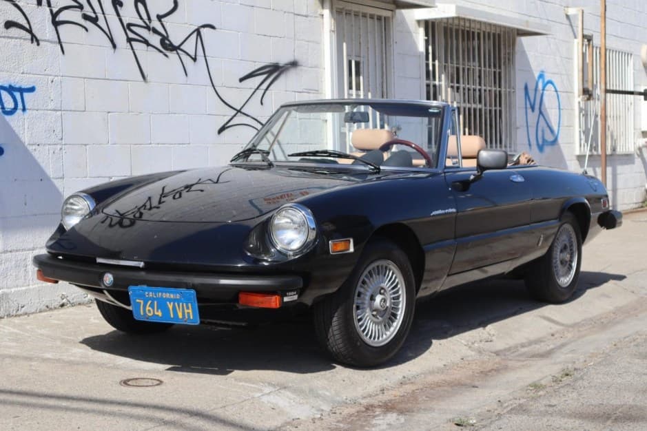 1979 Alfa Romeo 105/115 Spider Series 2 sold for $11,000