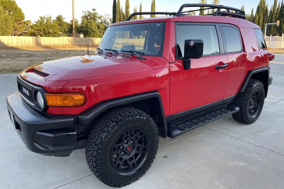 2012 Toyota FJ Cruiser sold for $48,500