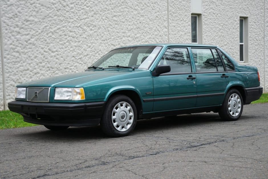 1994 Volvo 900-Series sold for $7,500