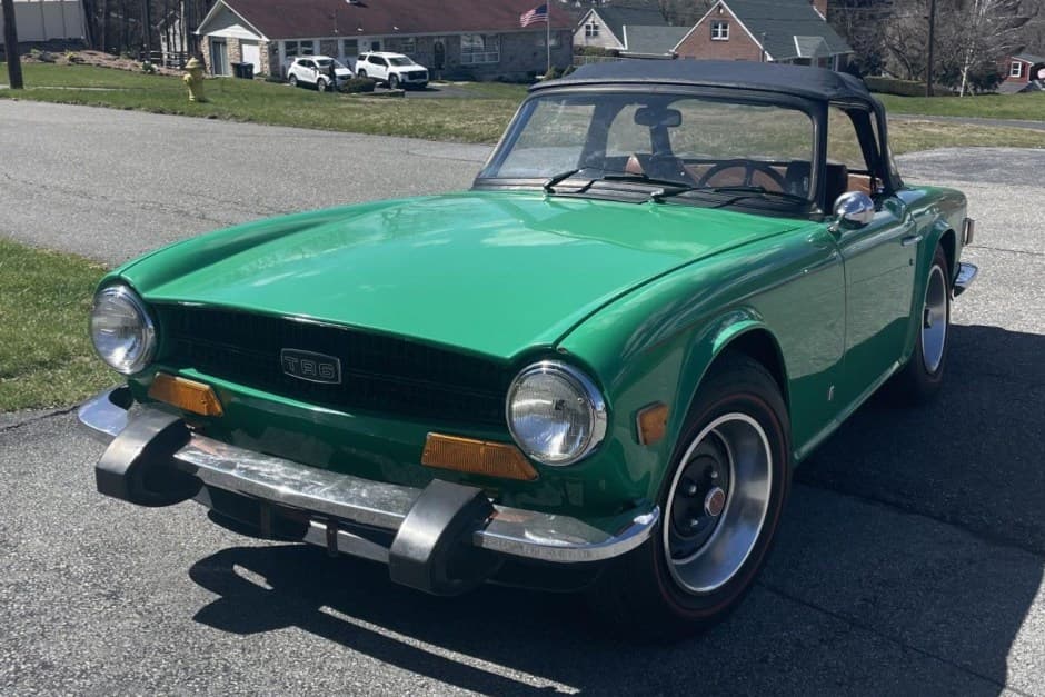 1974 Triumph TR6 sold for $8,800