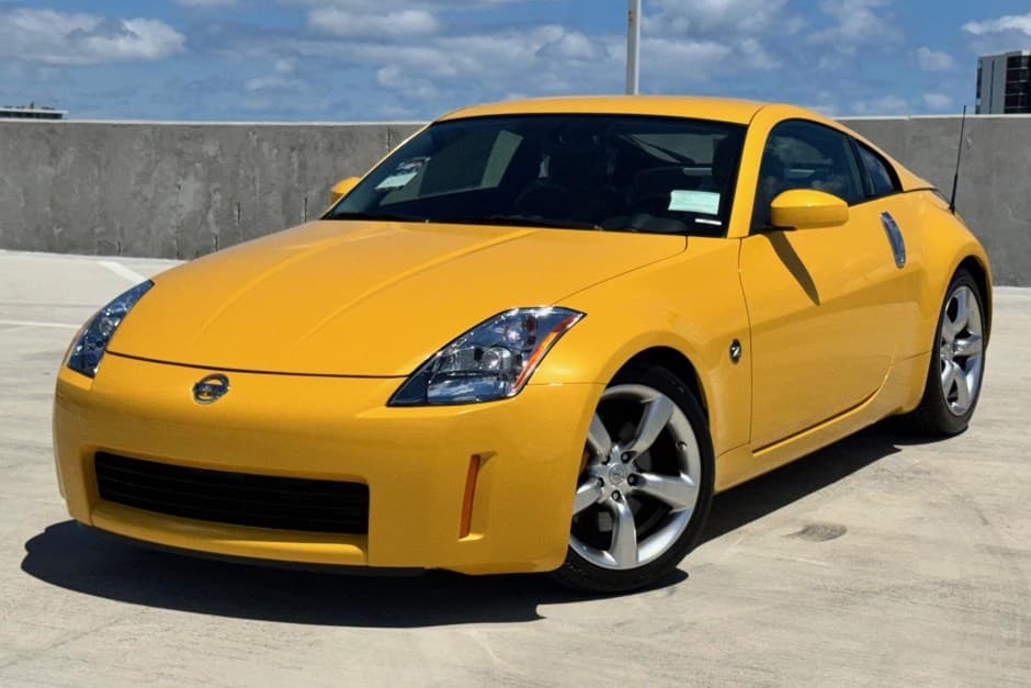 2005 Nissan 350Z sold for $28,000