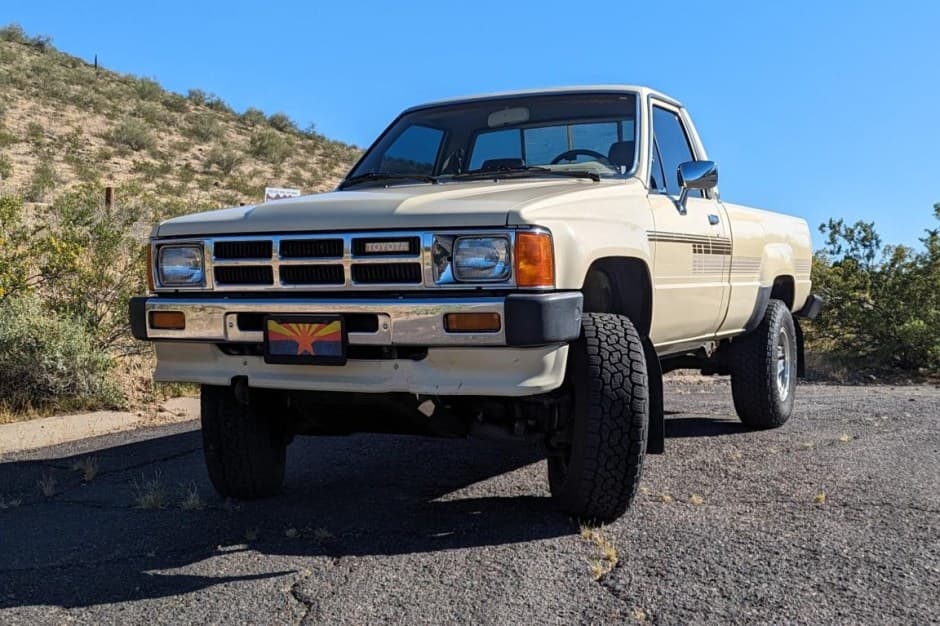 1986 Toyota Pickup (N50/N60/N70 1984-1988) sold for $16,500