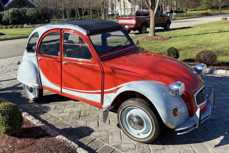 1986 Citroen 2CV sold for $13,750