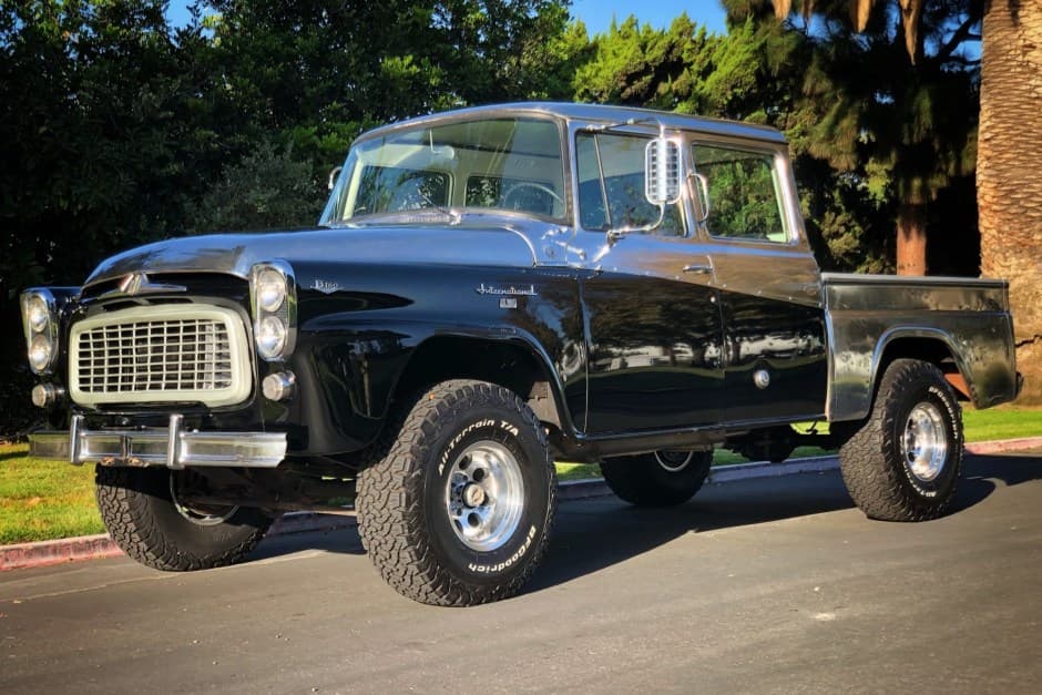 1960 International Harvester  sold for $16,500