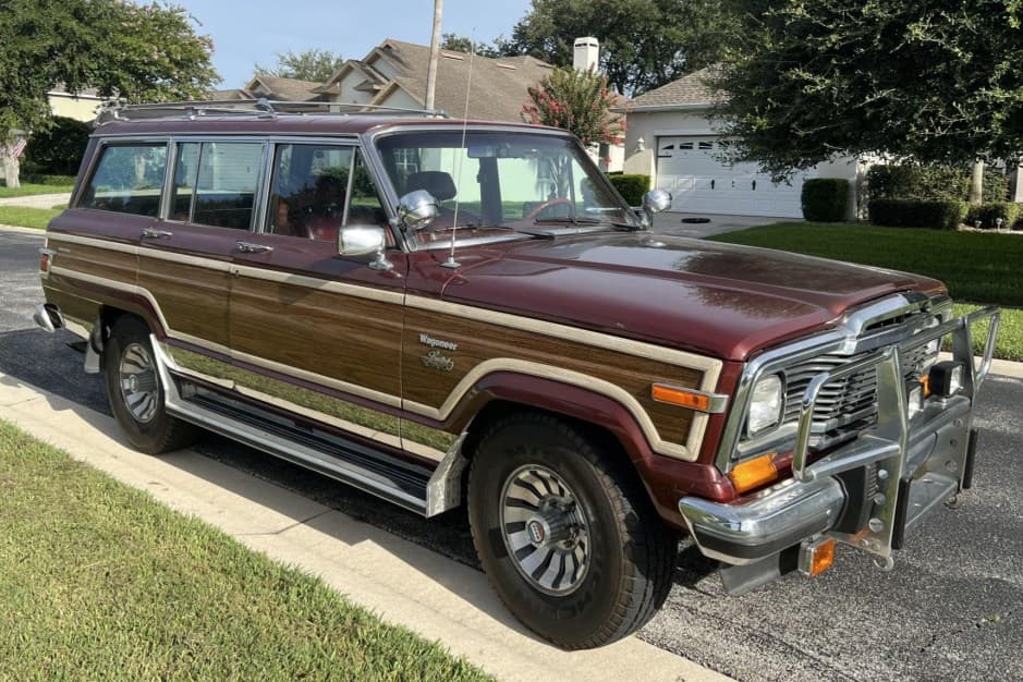 1980 Jeep SJ Wagoneer sold for $12,750