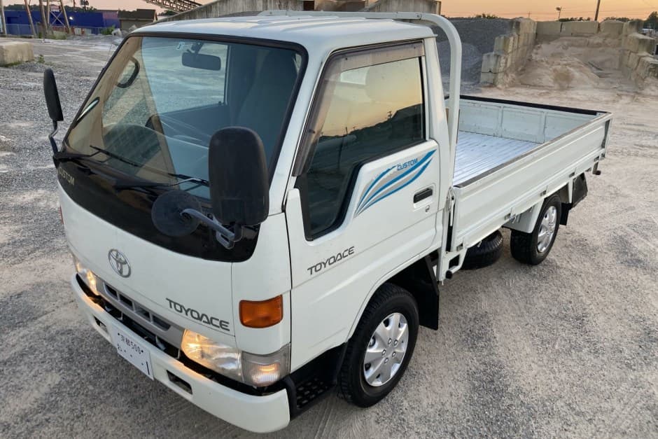 1997 Toyota ToyoAce sold for $16,750