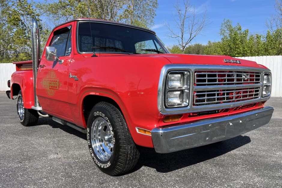 1979 Dodge D-Series (1972-1980) sold for $24,300
