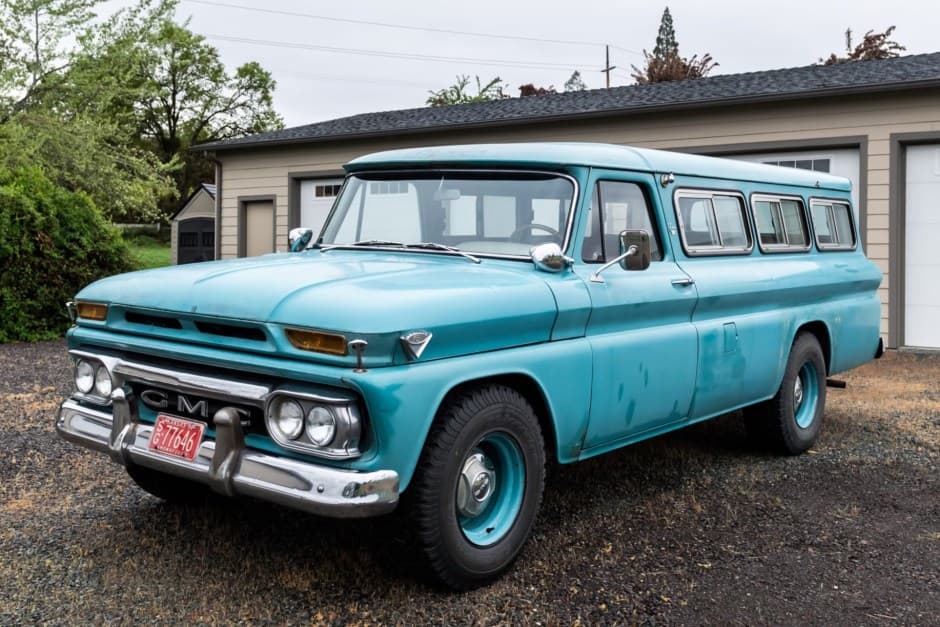 1965 GMC Suburban (1960-1966) sold for $15,500