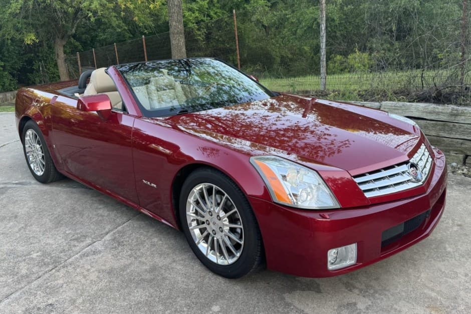 2008 Cadillac XLR sold for $28,750