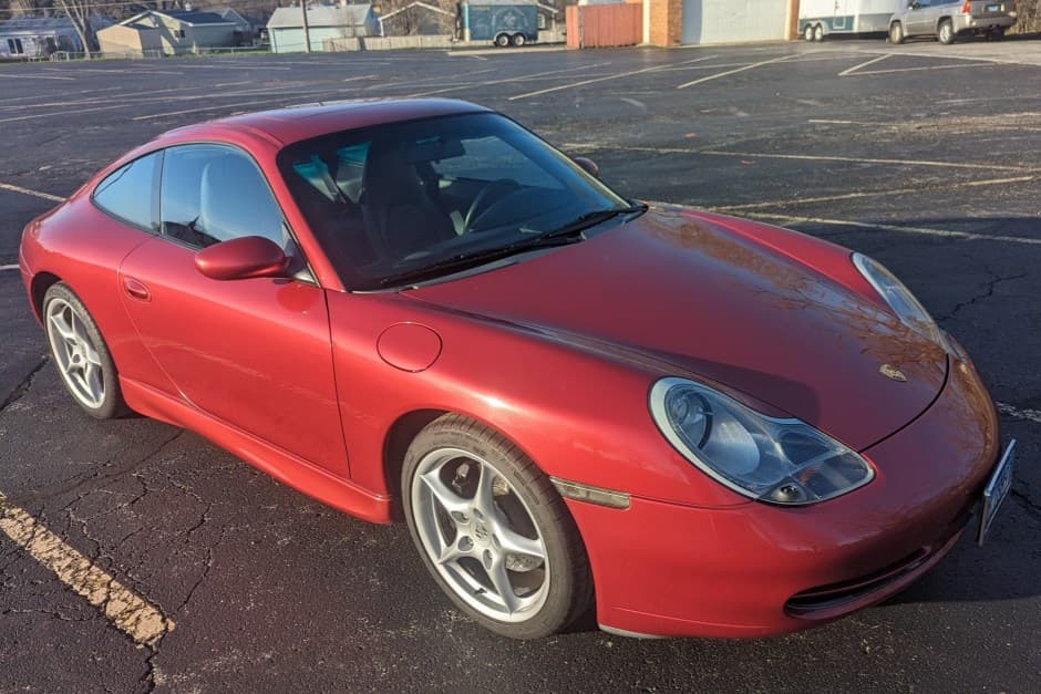 2001 Porsche 996 911 (Non-Turbo/GT2/GT3) sold for $32,000