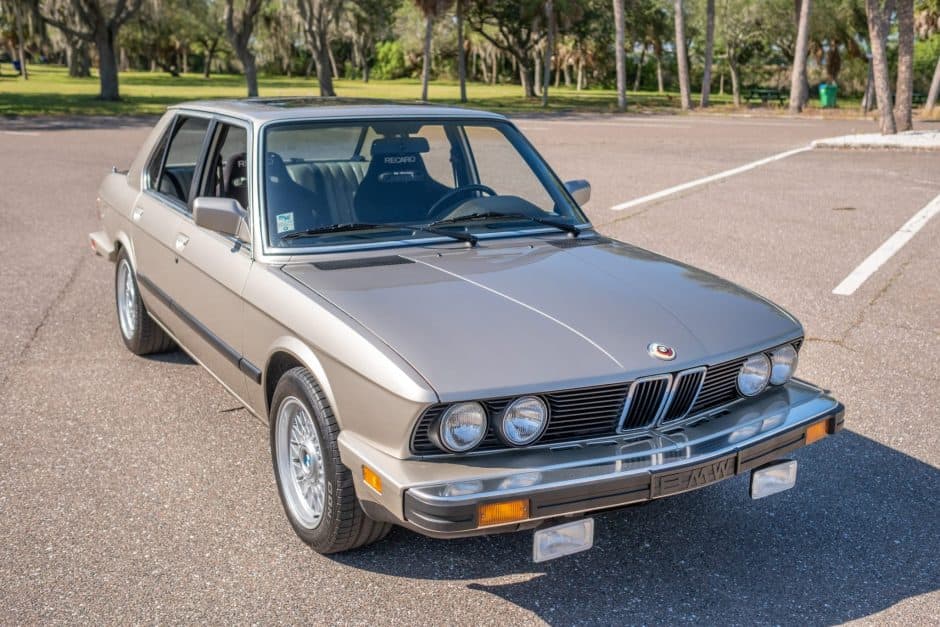 1986 BMW E28 5-Series sold for $16,500