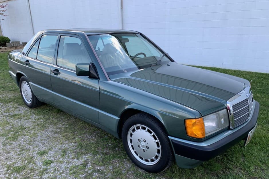 1993 Mercedes-Benz W201 190 sold for $6,500
