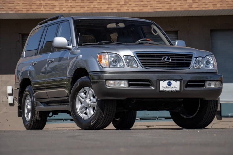 2002 Lexus LX470 sold for $32,500