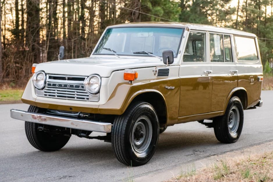 1977 Toyota Land Cruiser FJ55 sold for $25,000