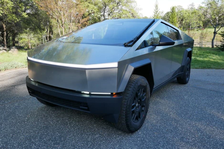 2024 Tesla Cybertruck sold for $140,000