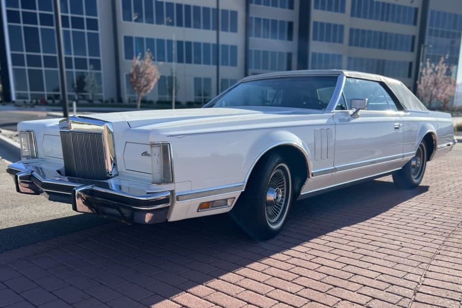 1978 Lincoln Continental Mark V (1977-1979) sold for $7,100