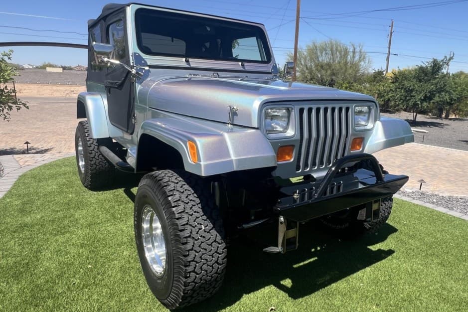 1988 Jeep Wrangler YJ (1987-1995) sold for $16,750