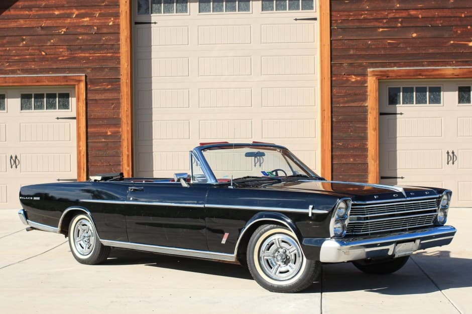 1966 Ford Galaxie sold for $17,100