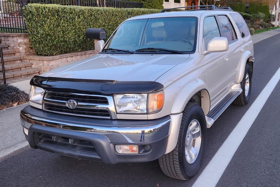 2000 Toyota 4Runner (N180) sold for $12,100