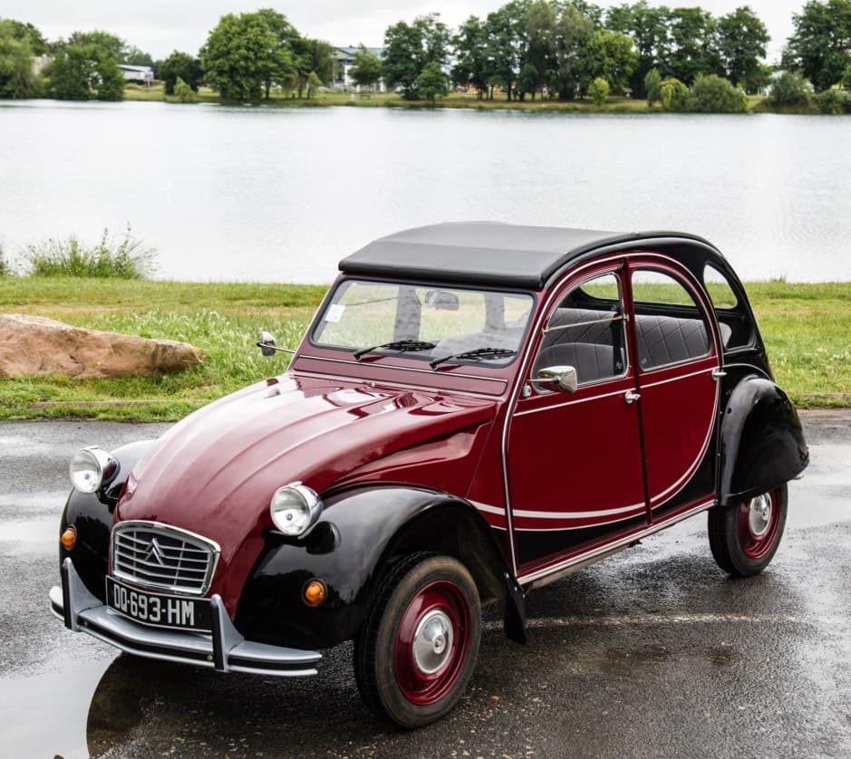 1983 Citroen 2CV sold for $18,400