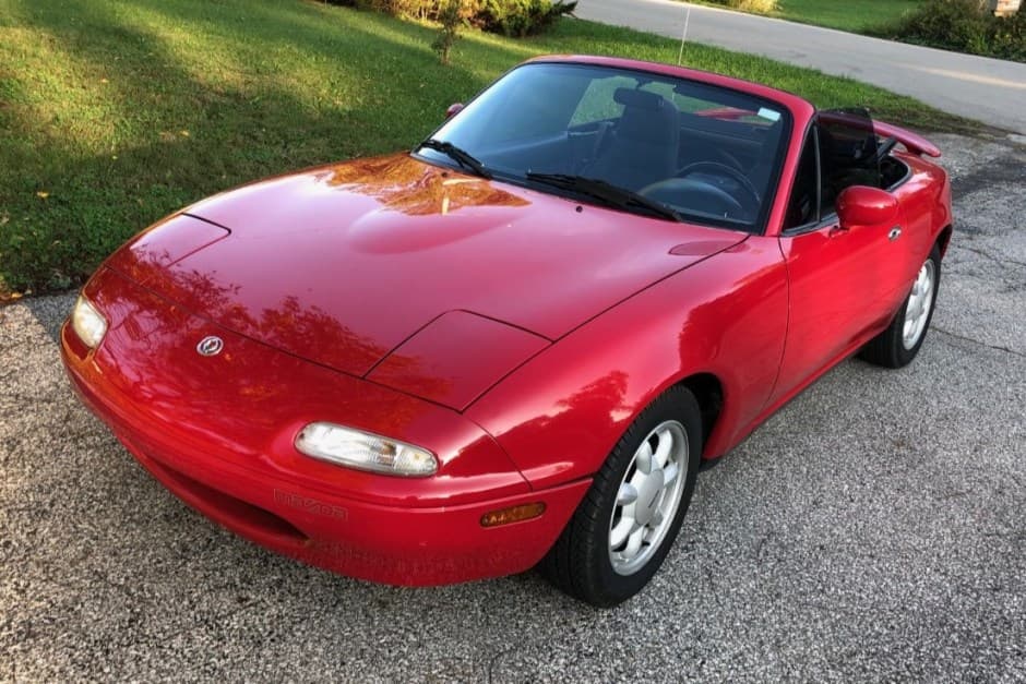 1990 Mazda NA MX-5 Miata sold for $14,000