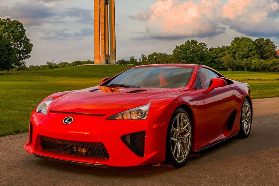 2012 Lexus LFA sold for $725,000