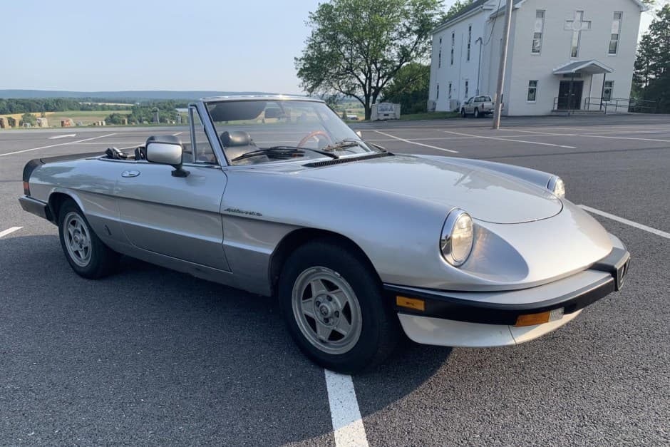 1984 Alfa Romeo 105/115 Spider Series 3 sold for $9,602