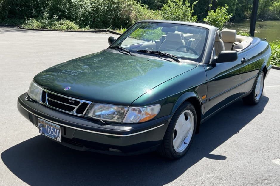1996 Saab 900 sold for $9,600