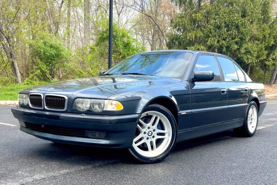 2001 BMW E38 7-Series sold for $18,750